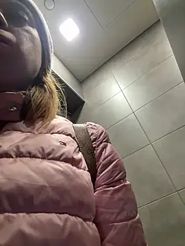 BrookeEvans online show from October 2, 2025, 7:01 am