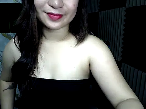 Snapshot of Mia_2022 chatting on February 7, 2026, 6:27 pm Mia 2022 online show from February 7, 2026, 6:27 pm