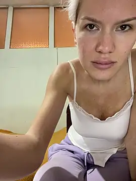 Snapshot of Keylili chatting on February 2, 2025, 5:58 pm Keylili online show from February 2, 2025, 5:58 pm