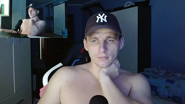 PoliglotJoe online show from November 1, 2025, 12:43 pm