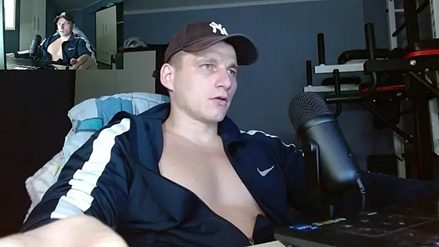 PoliglotJoe online show from October 28, 2025, 7:13 pm