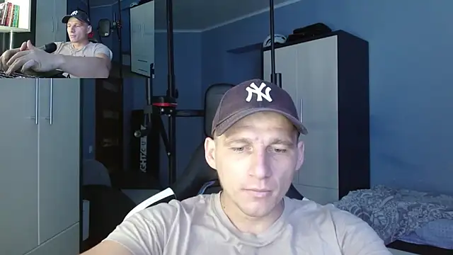 PoliglotJoe online show from October 3, 2025, 7:21 am