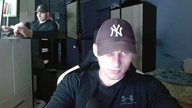 PoliglotJoe online show from October 13, 2025, 2:46 am