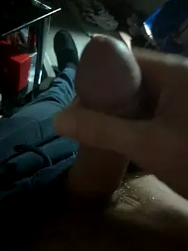 Dani el82xh online show from April 15, 2026, 12:27 am