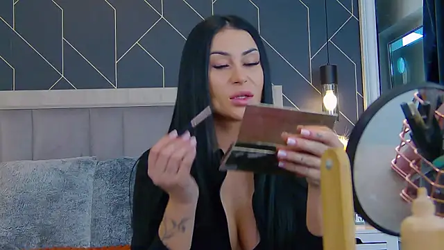 EmyLaveau online show from February 13, 2026, 6:35 am