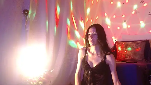 ElysaSun online show from October 21, 2025, 6:18 pm