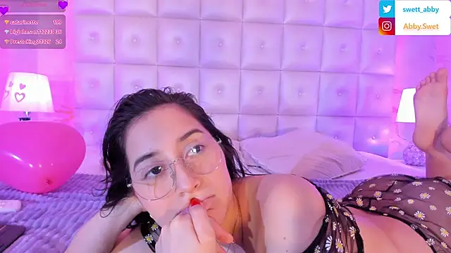 Abby Sweet1  online show from February 18, 2025, 5:42 pm