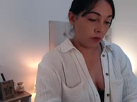 camii 7 online show from October 21, 2025, 12:21 am