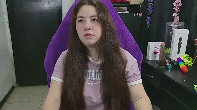 Snapshot of ann_bronw chatting on April 27, 2026, 11:52 am ann bronw online show from April 27, 2026, 11:52 am