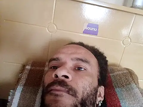 Snapshot of JamesQuaresma chatting on December 17, 2025, 9:36 am JamesQuaresma online show from December 17, 2025, 9:36 am