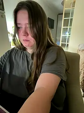 Snapshot of remirann_ chatting on October 13, 2025, 8:43 pm remirann  online show from October 13, 2025, 8:43 pm