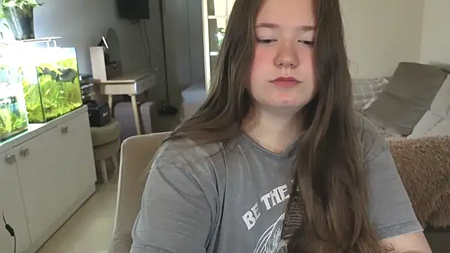 Snapshot of remirann_ chatting on November 2, 2025, 5:23 am remirann  online show from November 2, 2025, 5:23 am