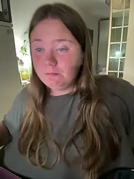 Snapshot of remirann_ chatting on September 25, 2025, 6:36 pm remirann  online show from September 25, 2025, 6:36 pm