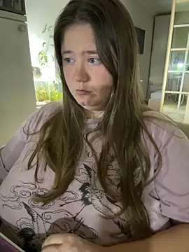 Snapshot of remirann_ chatting on October 5, 2025, 5:47 pm remirann  online show from October 5, 2025, 5:47 pm