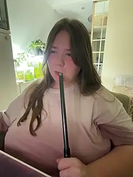 Snapshot of remirann_ chatting on October 19, 2025, 4:54 pm remirann  online show from October 19, 2025, 4:54 pm