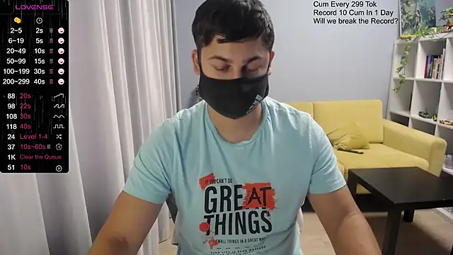 Snapshot of Tomguys chatting on October 31, 2025, 8:22 am Tomguys online show from October 31, 2025, 8:22 am