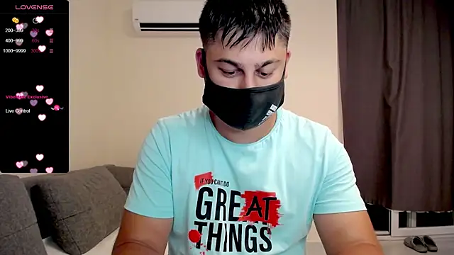 Snapshot of Tomguys chatting on September 19, 2025, 4:11 pm Tomguys online show from September 19, 2025, 4:11 pm