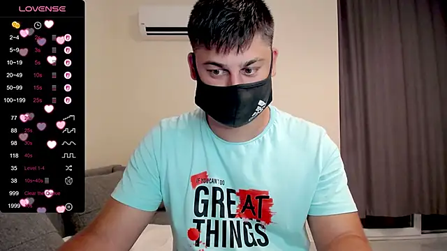 Snapshot of Tomguys chatting on September 18, 2025, 4:43 pm Tomguys online show from September 18, 2025, 4:43 pm