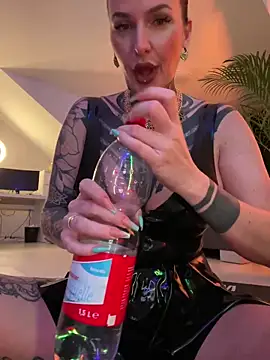 InkedBiitch online show from December 4, 2024, 6:00 pm