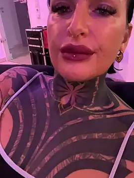 Snapshot of InkedBiitch chatting on October 8, 2025, 6:04 am InkedBiitch online show from October 8, 2025, 6:04 am