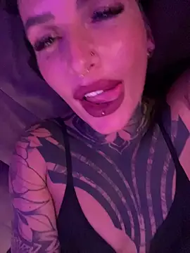 Snapshot of InkedBiitch chatting on September 16, 2025, 7:26 pm InkedBiitch online show from September 16, 2025, 7:26 pm