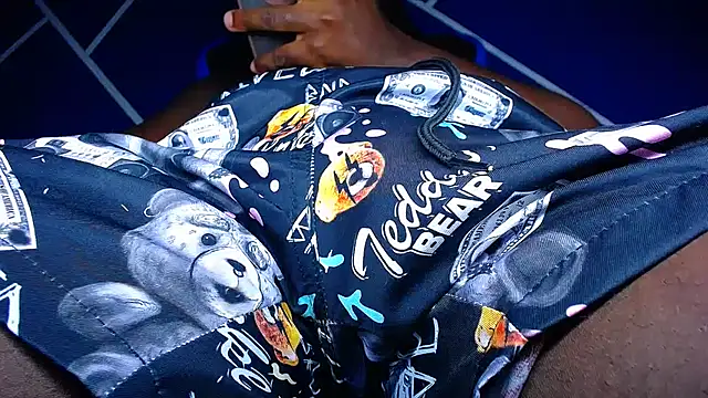 Snapshot of MAXJONES_2 chatting on October 9, 2025, 1:28 am MAXJONES 2 online show from October 9, 2025, 1:28 am