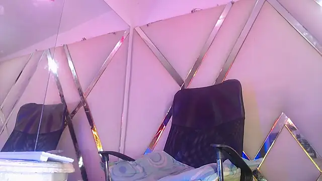 StefyFerrer online show from November 30, 2025, 9:48 pm