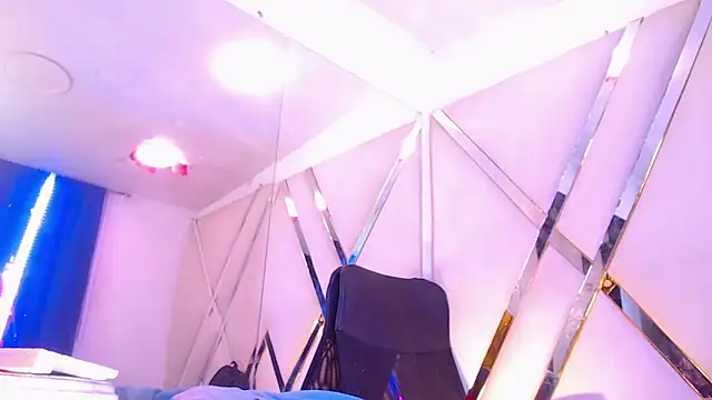 StefyFerrer online show from November 1, 2025, 7:57 am