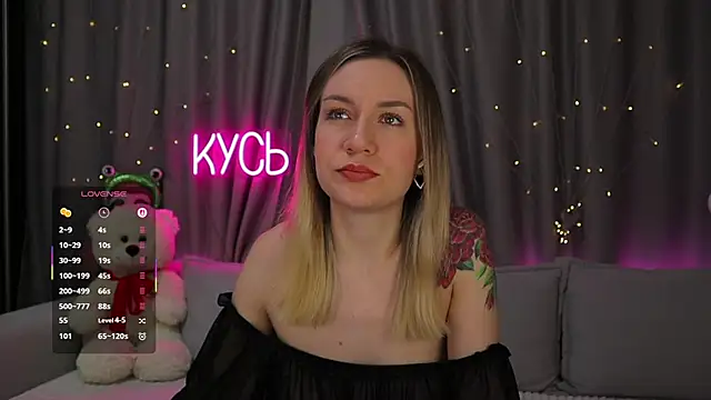  LadyMargo  online show from February 25, 2026, 10:42 pm