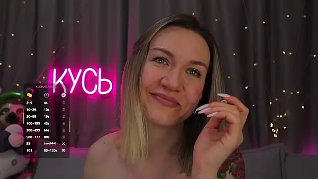  LadyMargo  online show from April 30, 2026, 12:39 am