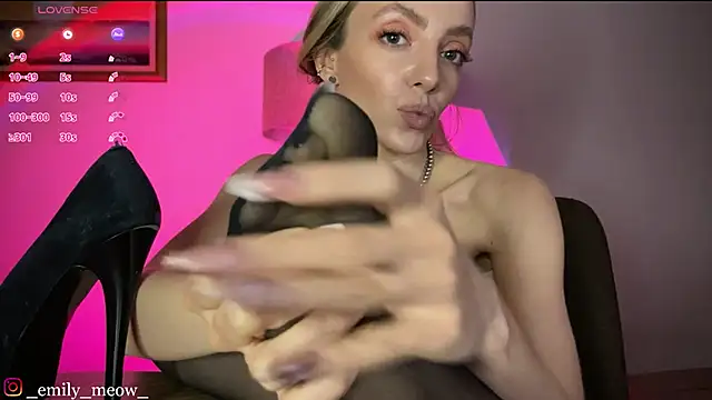  Emily Sweety  online show from January 18, 2025, 3:05 pm