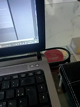 Snapshot of Cezar993 chatting on December 17, 2025, 6:18 am Cezar993 online show from December 17, 2025, 6:18 am