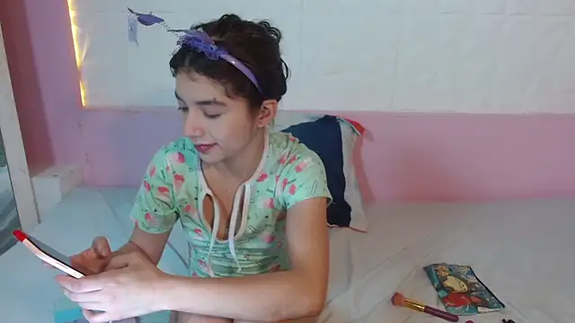 Sweetcristin online show from April 13, 2026, 1:31 am