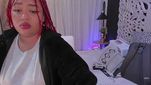 Snapshot of pamela_doll3 chatting on October 17, 2025, 4:05 am pamela doll3 online show from October 17, 2025, 4:05 am