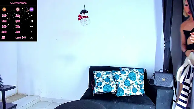 Snapshot of BritannyLord chatting on February 20, 2025, 2:18 am BritannyLord online show from February 20, 2025, 2:18 am