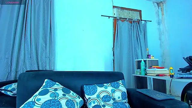 Snapshot of BritannyLord chatting on October 3, 2025, 11:17 pm BritannyLord online show from October 3, 2025, 11:17 pm