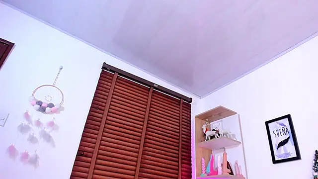 Nata Villalobos online show from December 4, 2024, 3:31 am