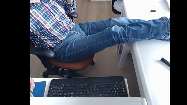 dutchpornking online show from March 13, 2025, 11:19 am