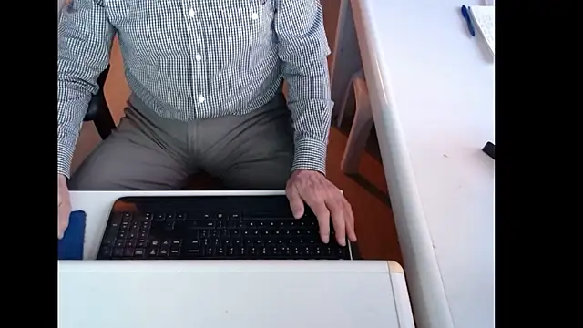 Snapshot of dutchpornking chatting on February 3, 2026, 7:24 am dutchpornking online show from February 3, 2026, 7:24 am