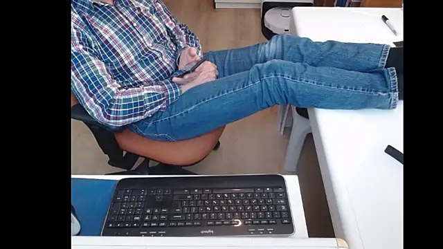 dutchpornking online show from March 15, 2025, 4:54 pm
