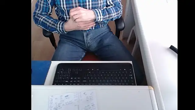 dutchpornking online show from March 11, 2025, 7:46 am