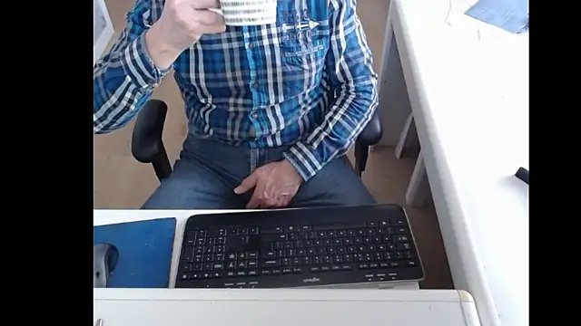 dutchpornking online show from March 9, 2025, 8:40 am