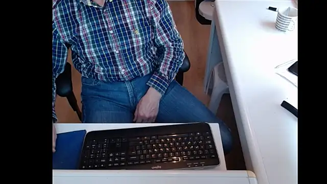 dutchpornking online show from March 14, 2025, 11:34 am