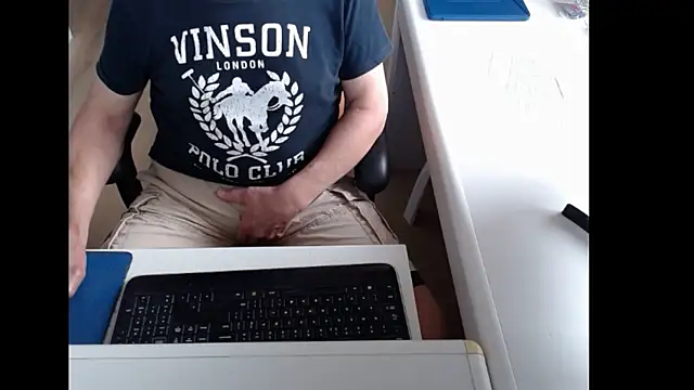 dutchpornking online show from June 2, 2026, 6:02 am