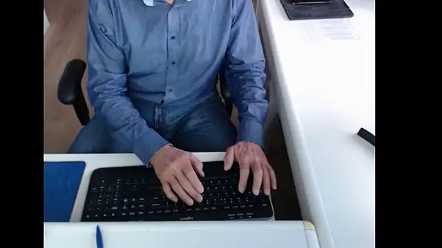 Snapshot of dutchpornking chatting on October 16, 2025, 6:43 am dutchpornking online show from October 16, 2025, 6:43 am