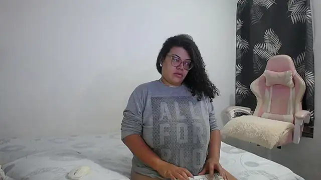 mabigomez00 online show from January 17, 2026, 9:24 am