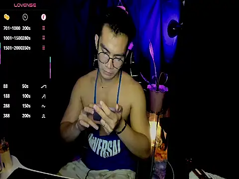 Snapshot of 000batman000 chatting on February 6, 2026, 1:29 pm 000batman000 online show from February 6, 2026, 1:29 pm