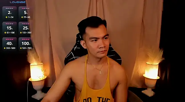 Snapshot of 000batman000 chatting on February 19, 2025, 1:17 pm 000batman000 online show from February 19, 2025, 1:17 pm