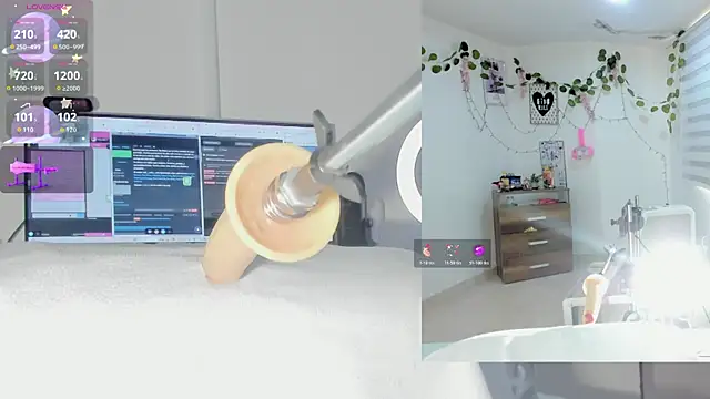 sofi velez online show from November 30, 2025, 5:03 pm