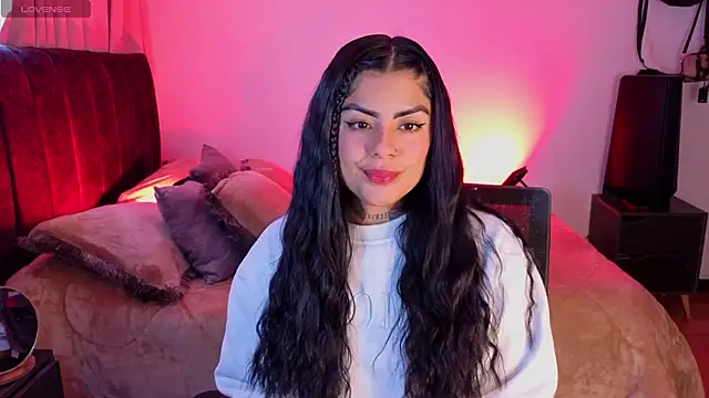 Catalinaa martinez online show from February 2, 2026, 7:02 pm